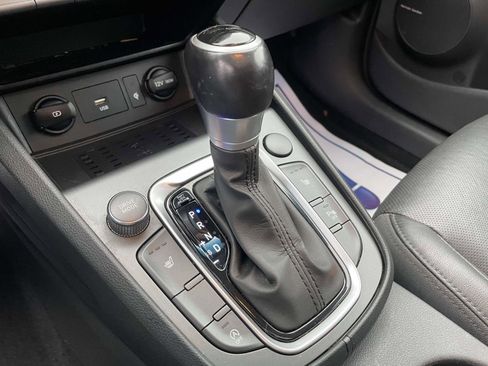 Certified 2022 Hyundai Kona Limited image 16