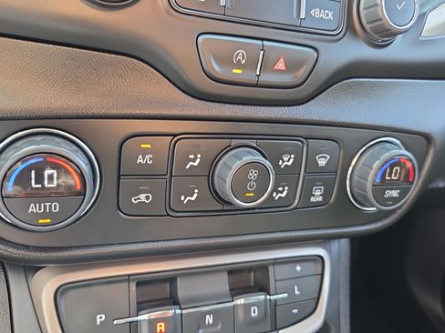 Used 2024 GMC Terrain Denali w/ Denali Premium Package AWD/4WD image 21