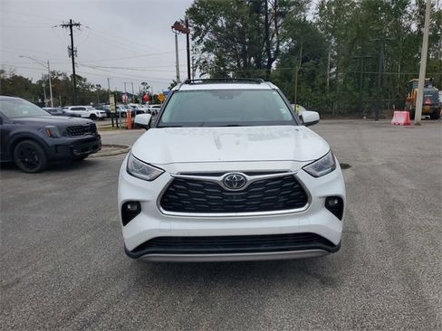 Used 2022 Toyota Highlander Platinum image 5
