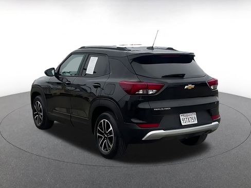 Used 2025 Chevrolet TrailBlazer LT image 11