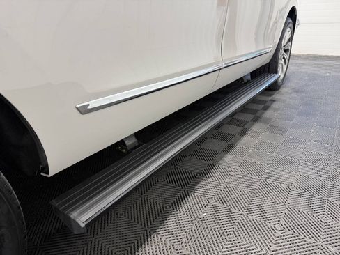 Used 2022 Lincoln Navigator L Reserve AWD/4WD image 33