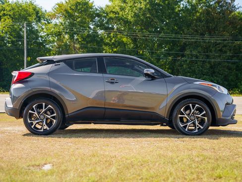 Used 2018 Toyota C-HR XLE FWD image 9