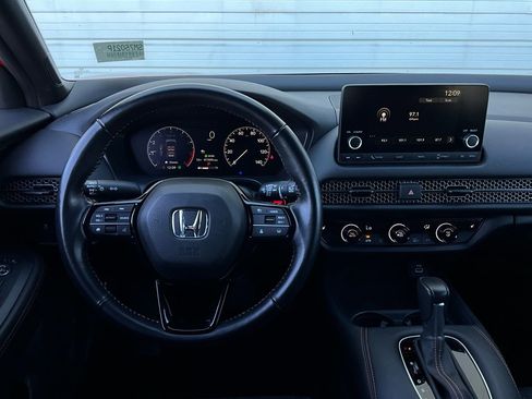 Used 2025 Honda HR-V Sport image 12