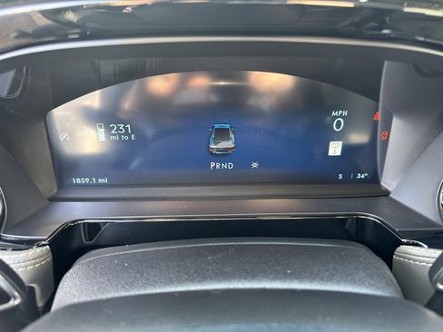 Used 2025 Lincoln Corsair AWD w/ Equipment Group 101A image 11