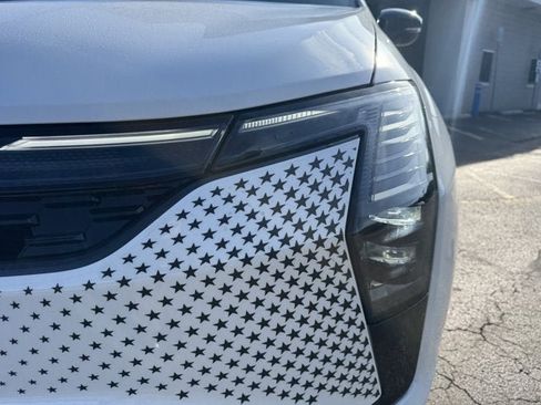 New 2027 Chrysler Pacifica Select AWD/4WD image 10