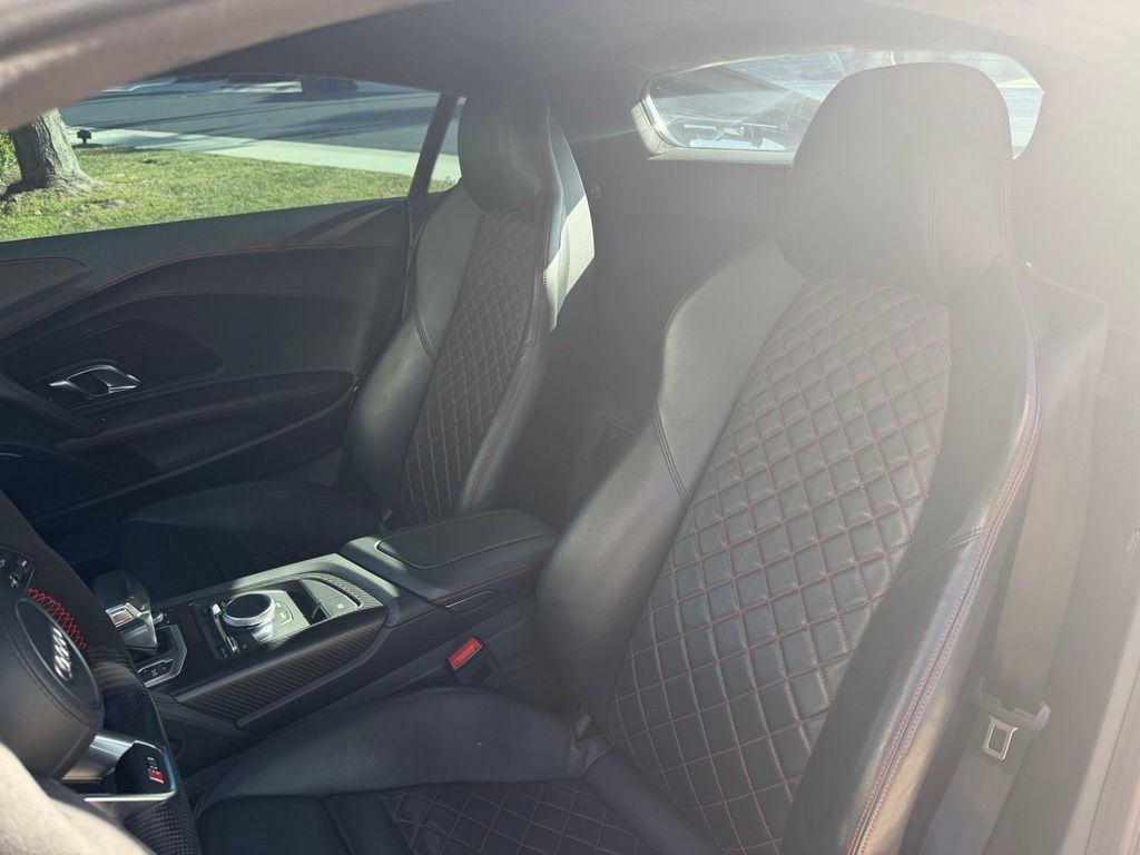 Used 2017 Audi R8 V10 w/ Carbon Exterior Package AWD/4WD image 26
