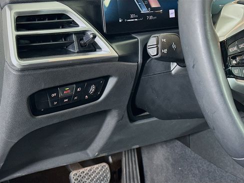 Used 2025 BMW 330i Sedan image 17