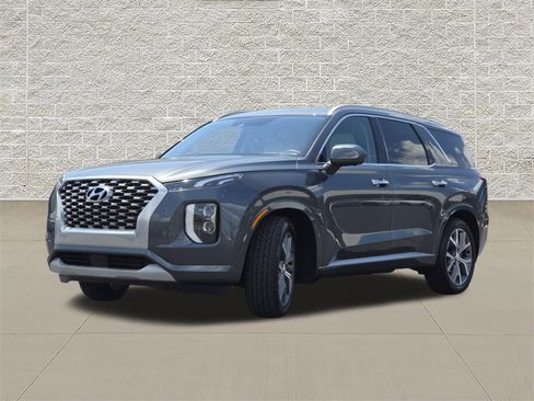 Used 2022 Hyundai Palisade Limited w/ Winter Package AWD/4WD image 3