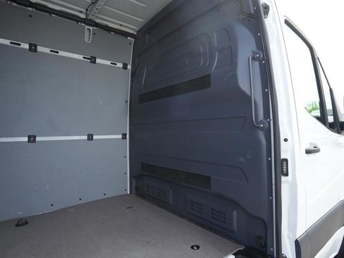 Used 2024 Mercedes-Benz Sprinter 144 Cargo image 9