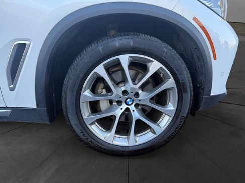 Used 2021 BMW X5 xDrive40i w/ Premium Package image 9
