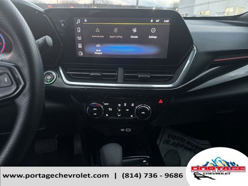 Used 2024 Chevrolet Trax RS w/ Sunroof Package FWD image 21