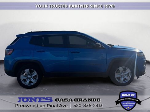 Used 2022 Jeep Compass Latitude FWD image 7