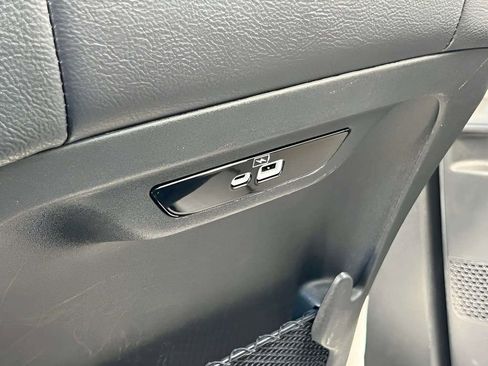 Used 2022 Chrysler Pacifica Touring-L FWD image 21