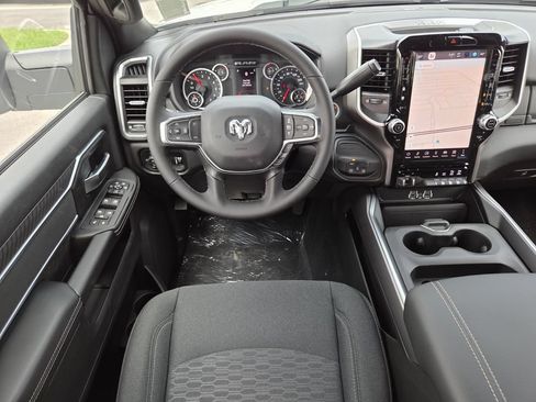 New 2026 RAM 2500 Big Horn AWD/4WD image 25