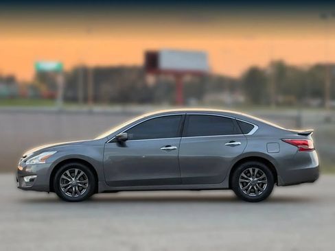 Used 2015 Nissan Altima 2.5 S w/ Special Edition Package FWD image 8