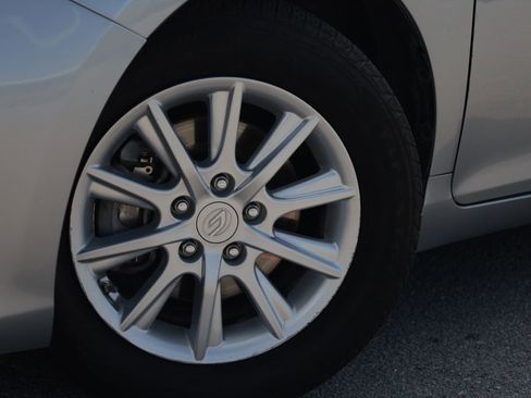 Used 2015 Toyota Camry LE image 15