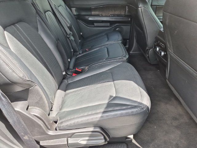 Used 2019 Ford Expedition Limited w/ Equipment Group 302A RWD image 26