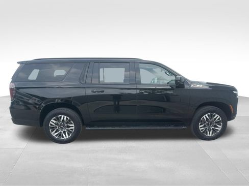 Used 2025 Chevrolet Suburban Z71 AWD/4WD image 5