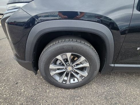 Used 2026 Chevrolet Equinox LT AWD/4WD image 9