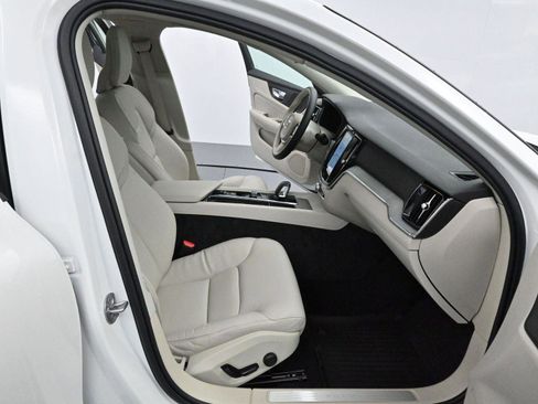 Used 2025 Volvo S60 B5 Plus w/ Protection Package Premier image 30