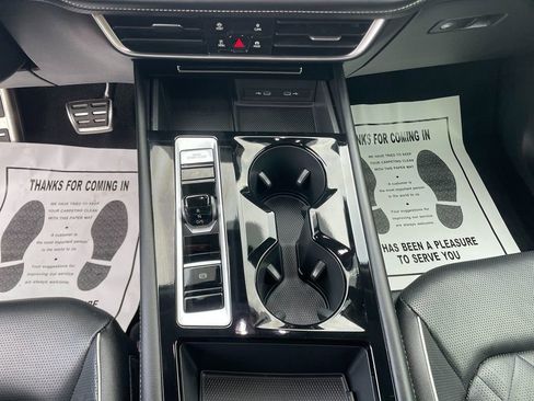 Used 2024 Volkswagen Atlas SEL Premium R-Line image 20