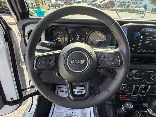 Used 2024 Jeep Wrangler Unlimited AWD/4WD image 23