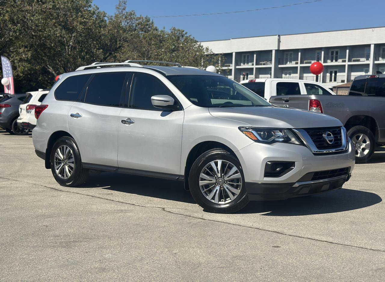 Used 2019 Nissan Pathfinder S FWD image 2