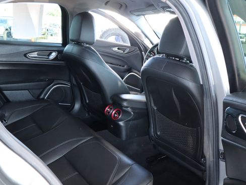 Used 2020 Alfa Romeo Giulia w/ Nero Edizione image 47