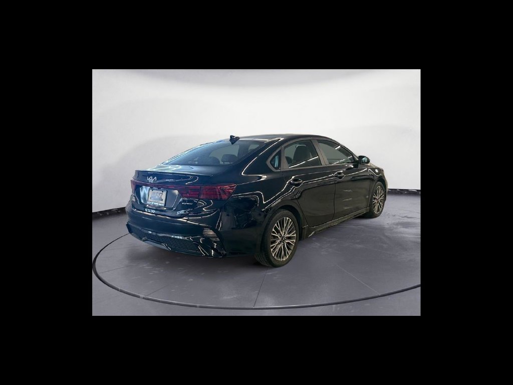Used 2024 Kia Forte GT-Line w/ GT-Line Premium Package FWD image 6
