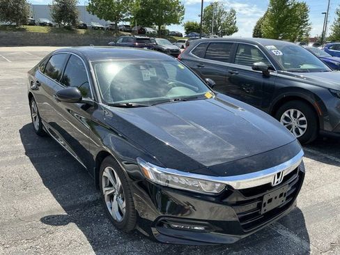 Used 2018 Honda Accord EX image 3