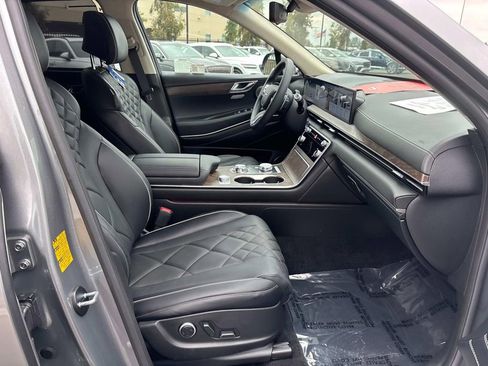 Used 2025 Genesis GV80 3.5T Prestige image 28