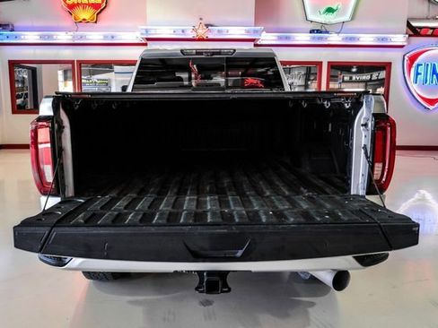 Used 2021 GMC Sierra 2500 Denali w/ Denali Ultimate Package image 9