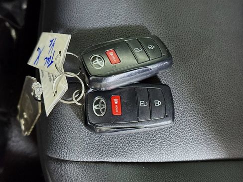 Certified 2024 Toyota Corolla Cross XLE AWD/4WD image 32