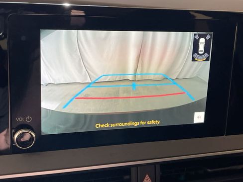 Used 2026 Toyota Prius Plug-In Hybrid FWD image 17