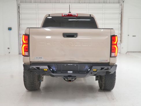 Used 2024 Chevrolet Colorado ZR2 w/ Technology Package AWD/4WD image 7