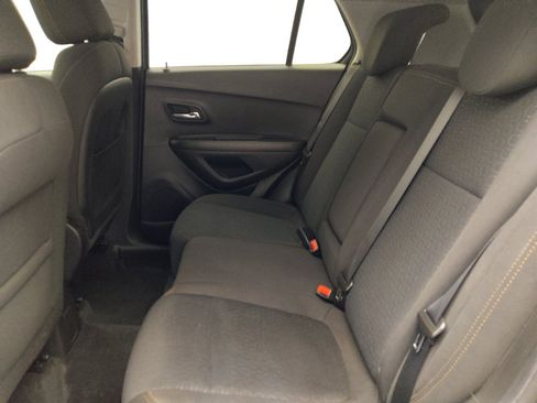Used 2021 Chevrolet Trax LS w/ Tint and Cruise Package FWD image 18