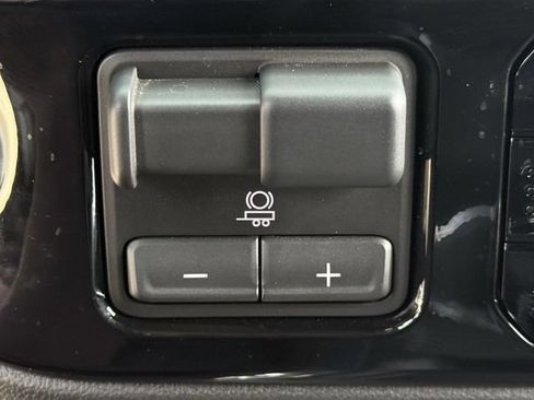 Used 2026 Chevrolet Silverado 2500 High Country w/ Technology Package AWD/4WD image 21