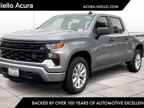 Used 2025 Chevrolet Silverado 1500 Custom image 1