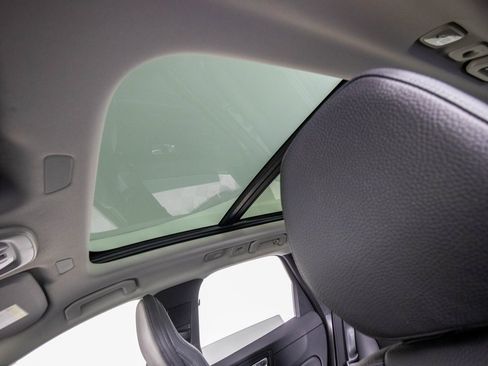 Used 2025 Volvo XC60 B5 Plus image 27