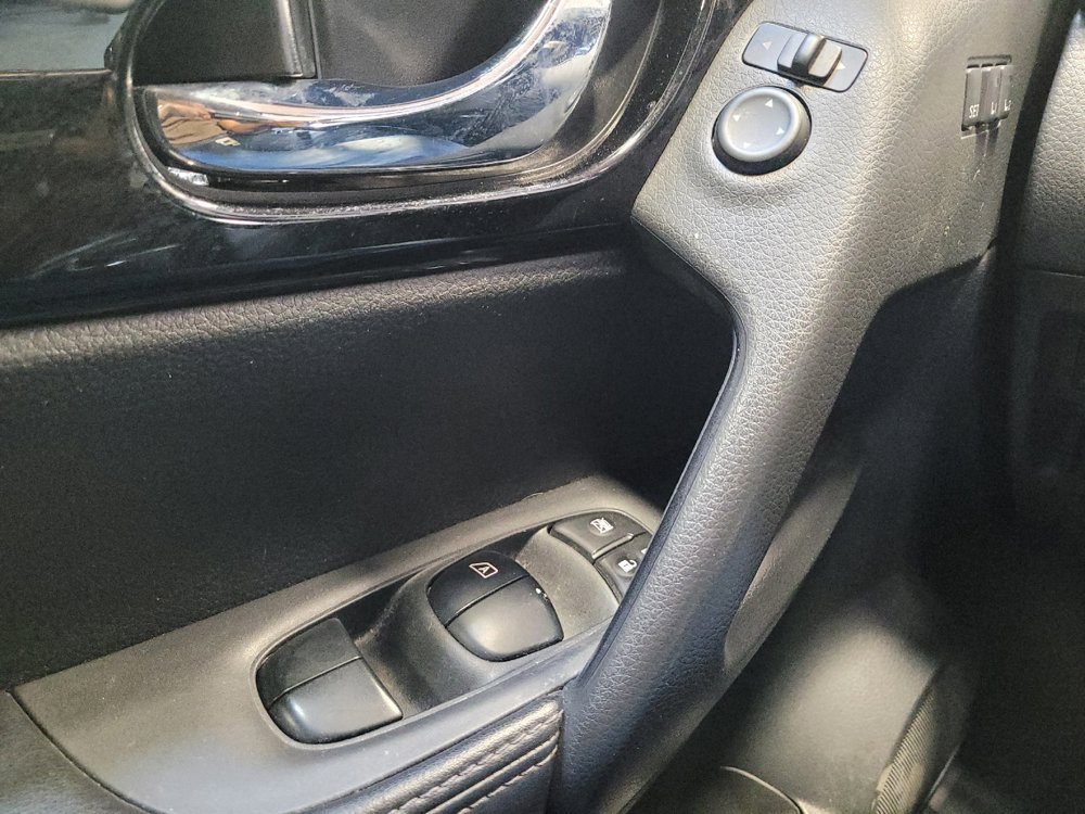 Used 2021 Nissan Rogue Sport SL w/ Premium Package FWD image 27