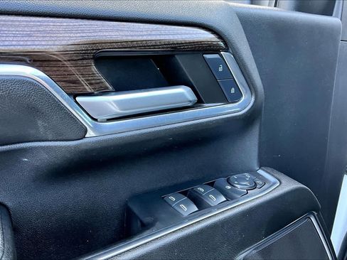 Used 2024 Chevrolet Silverado 2500 LT AWD/4WD image 31
