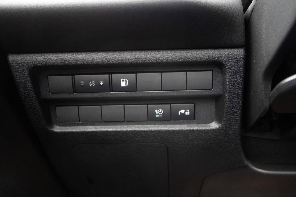 Used 2025 Mitsubishi Outlander ES AWD/4WD image 24