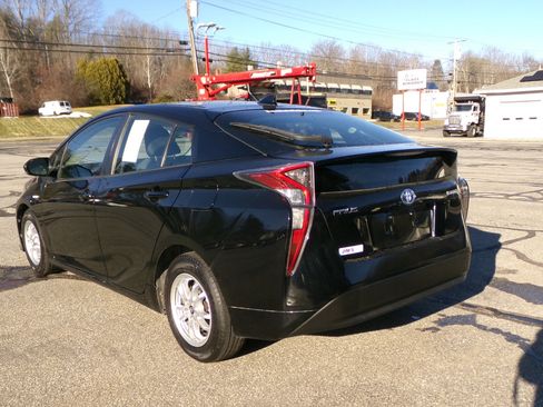 Used 2016 Toyota Prius Two image 22