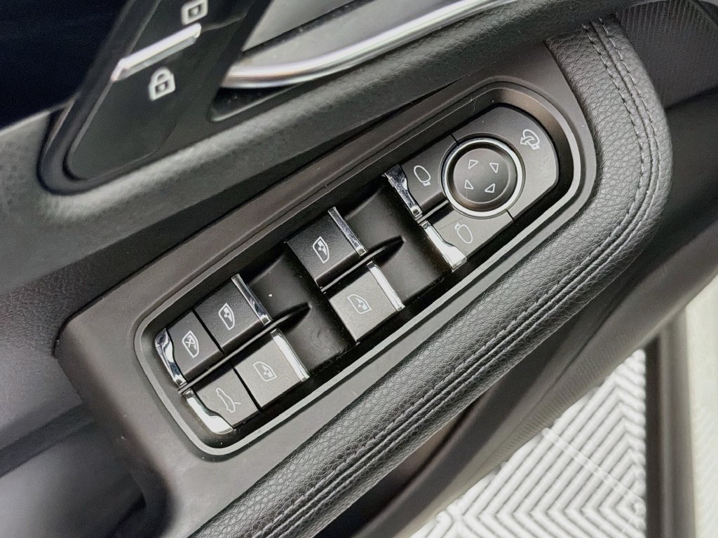 Certified 2023 Porsche Macan AWD/4WD image 20