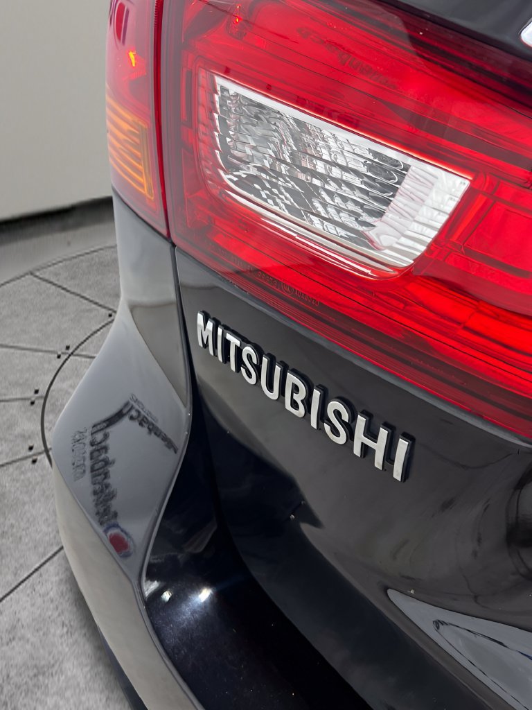Used 2018 Mitsubishi Outlander Sport SEL AWD/4WD image 20