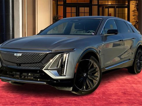 New 2025 Cadillac Lyriq Luxury image 1