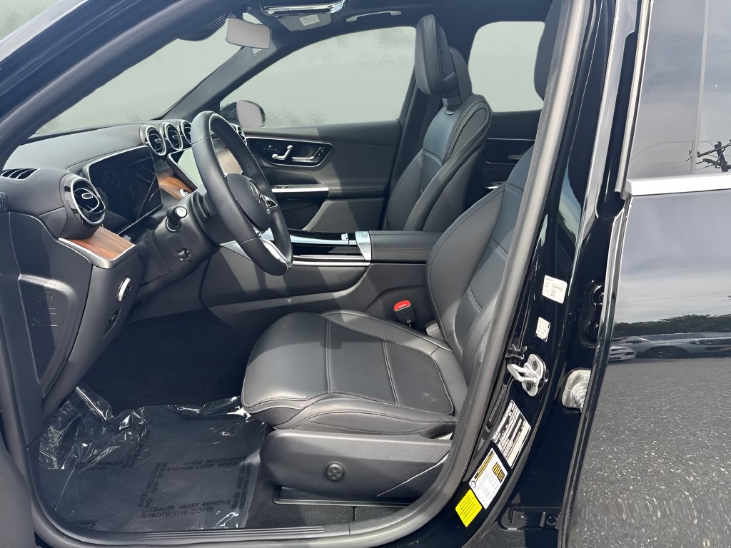 Used 2025 Mercedes-Benz GLC 300 image 5