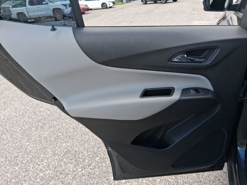 Used 2019 Chevrolet Equinox LS w/ LS Convenience Package FWD image 14