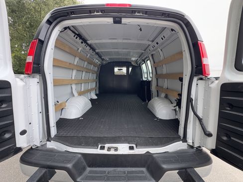 Used 2024 Chevrolet Express 2500 w/ Driver Convenience Package image 5