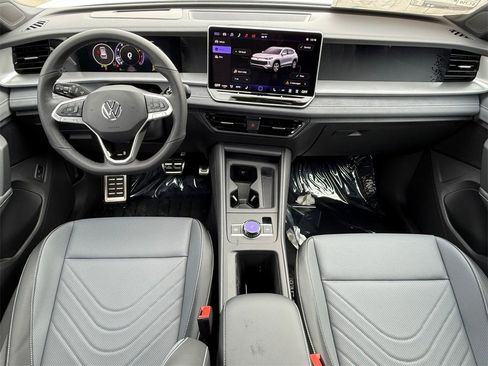 New 2026 Volkswagen Tiguan SE R-Line image 24